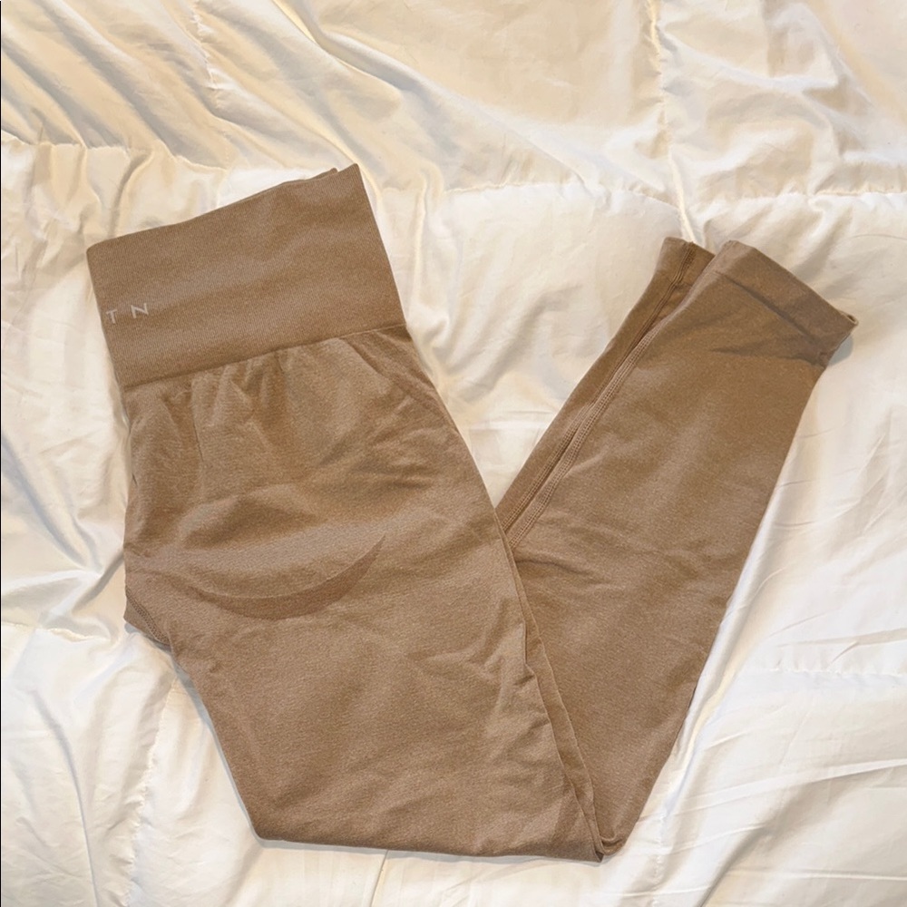 NVGTN TAN CONTOUR LEGGINS